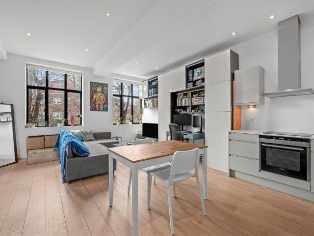 Flat for sale in Gospel Oak, Greater London