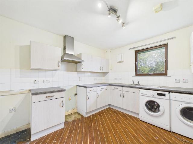 Flat for sale in Hillyland, Moneydie