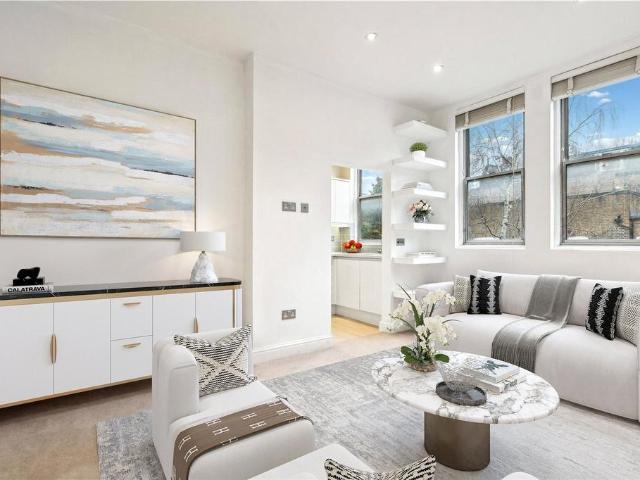 Flat for sale in Royal Borough of Kensington and Chelsea, Greater London