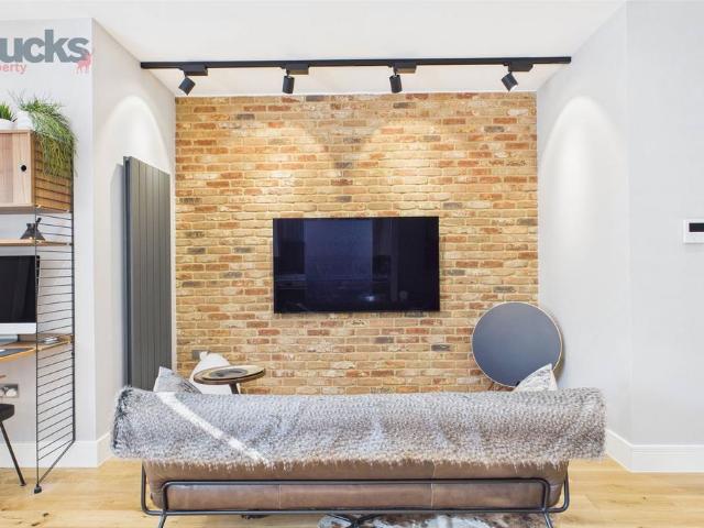 Flat for sale in High Wycombe