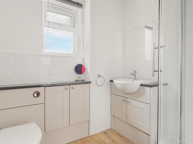 Flat for sale in Reading