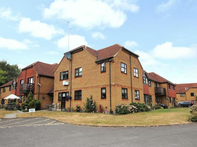 Flat for sale in Hedge End, Helford