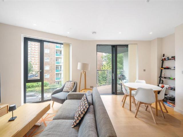 Flat for sale in Pimlico, Greater London