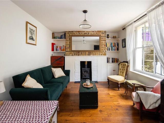 Flat for sale in Stepney, Greater London