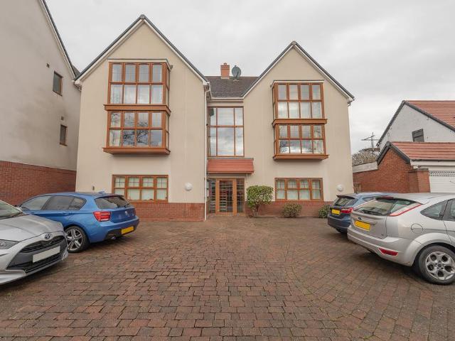 Flat for sale in Hall Green, West Midlands