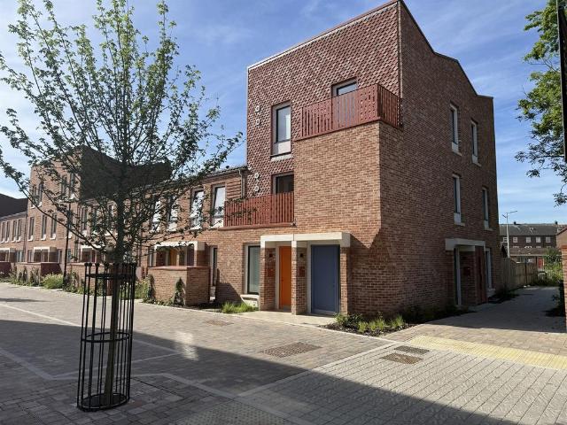 Flat for sale in High Field, York