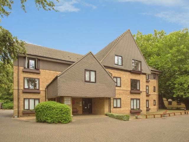 Flat for sale in Arbury, Cambridgeshire