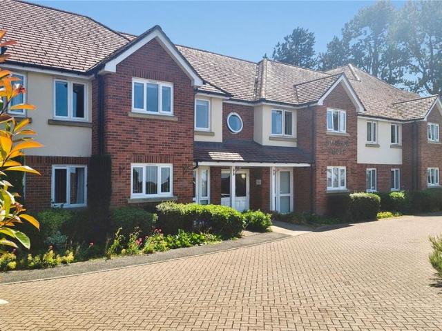 Flat for sale in Princes Risborough, Buckinghamshire