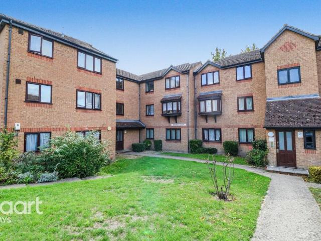 Flat for sale in West Thurrock, Purfleet