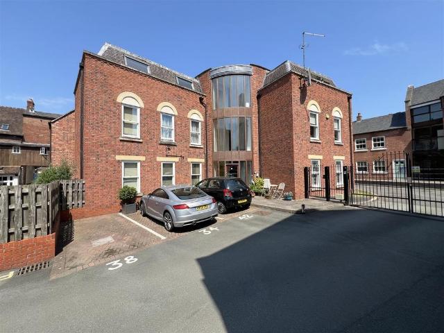 Flat for sale in Frankwell, Shropshire
