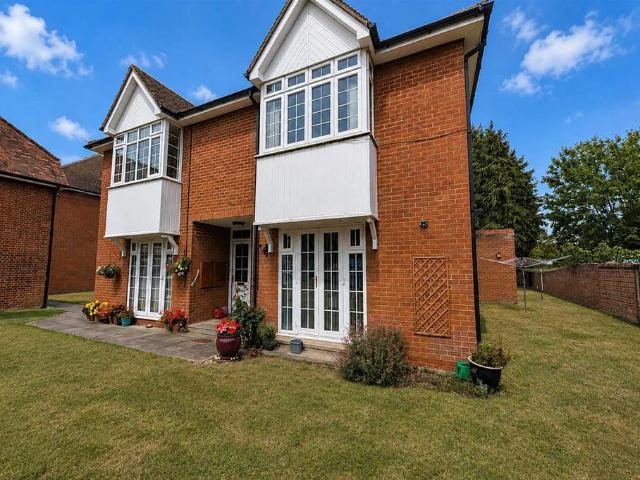 Flat for sale in Chedburgh, Suffolk