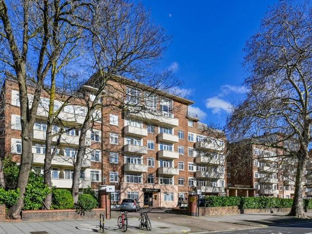 Flat for sale in St. John's Wood, Greater London