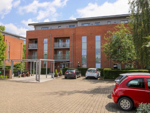 Flat for sale in World's End, Perryfields