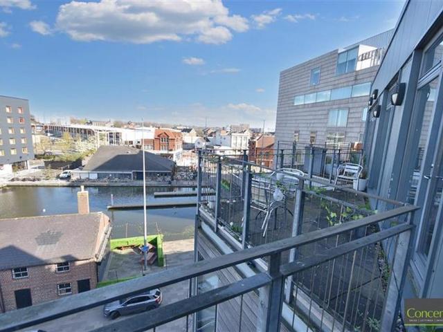 Flat for sale in Walsall, Caldmore