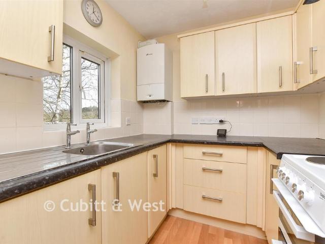 Flat for sale in London Borough of Croydon, Purley