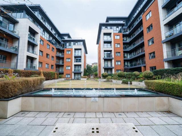 Flat for sale in Putney, Greater London