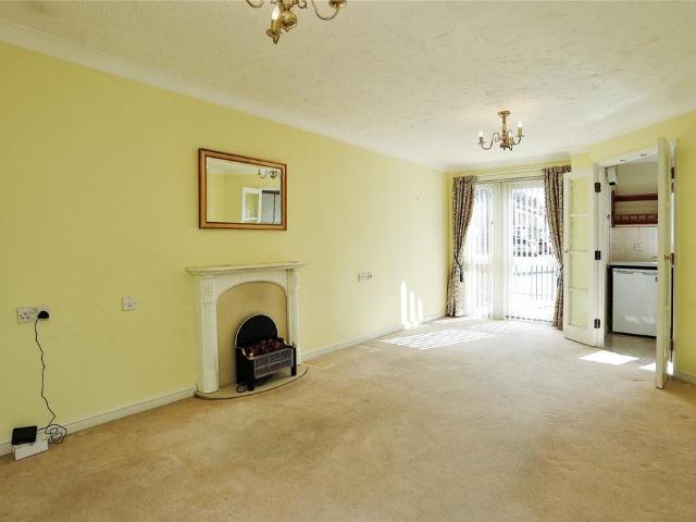 Flat for sale in Abbey Park, Barton In Fabis
