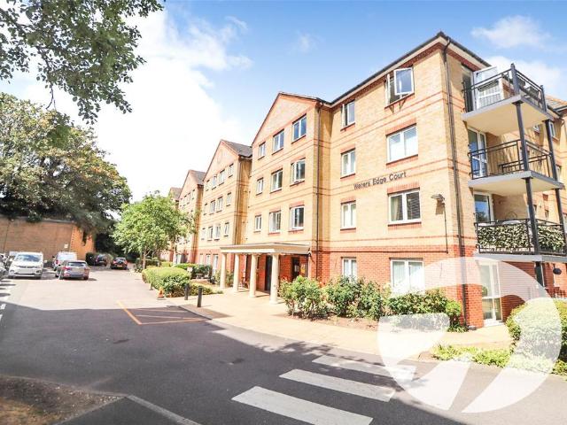 Flat for sale in London Borough of Bexley, Greater London