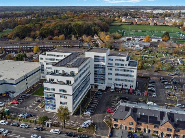 Flat for sale in North Watford