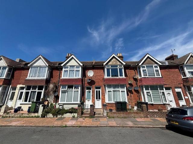 Flat for sale in Roselands, Eastbourne