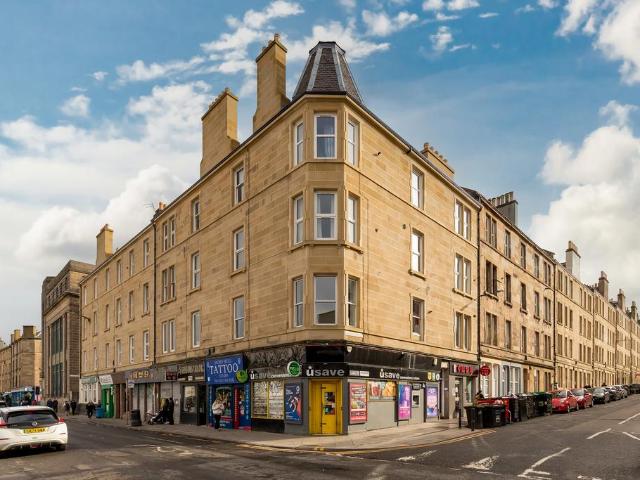 Flat for sale in Fountainbridge, Scotland