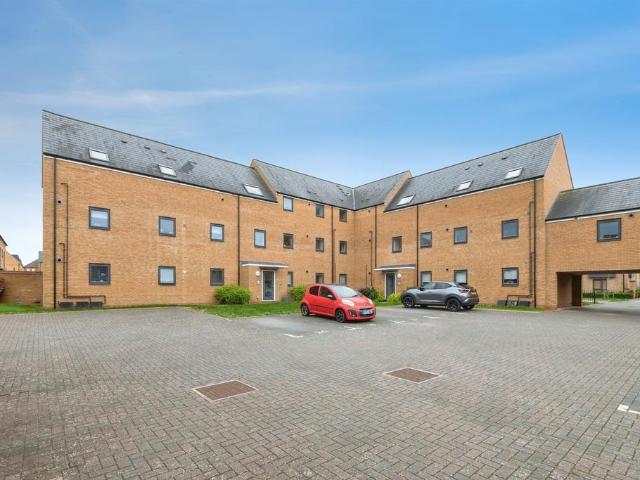Flat for sale in Broughton Gate, Milton Keynes