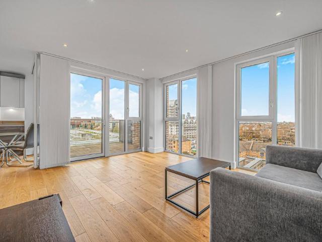Flat for sale in London Borough of Lewisham, Greater London