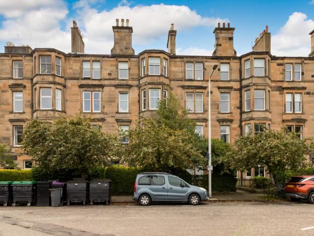Flat for sale in Comiston, Scotland
