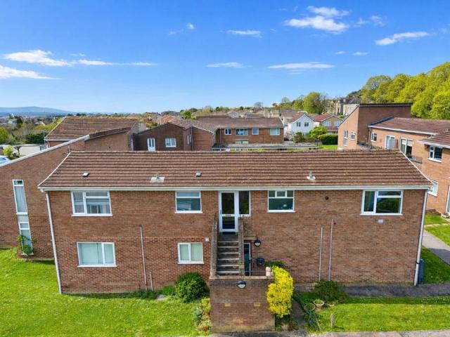 Flat for sale in Worlebury, Weston-super-mare