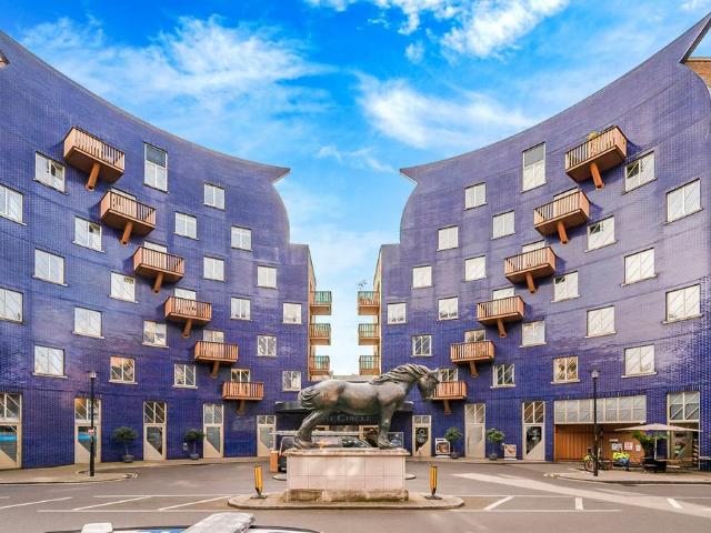 Flat for sale in Bermondsey, Greater London