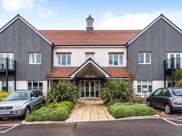 Flat for sale in Princes Risborough, Buckinghamshire