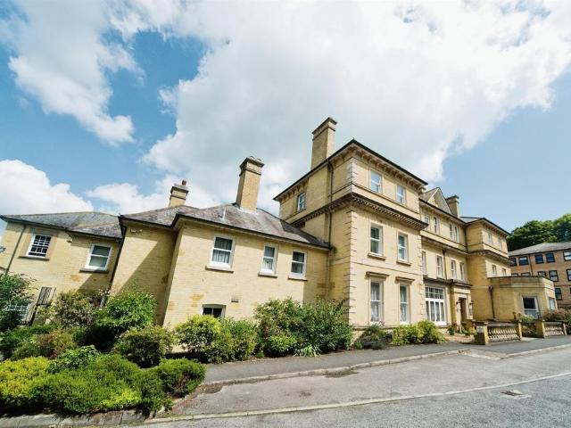 Flat for sale in Eastbourne, East Sussex