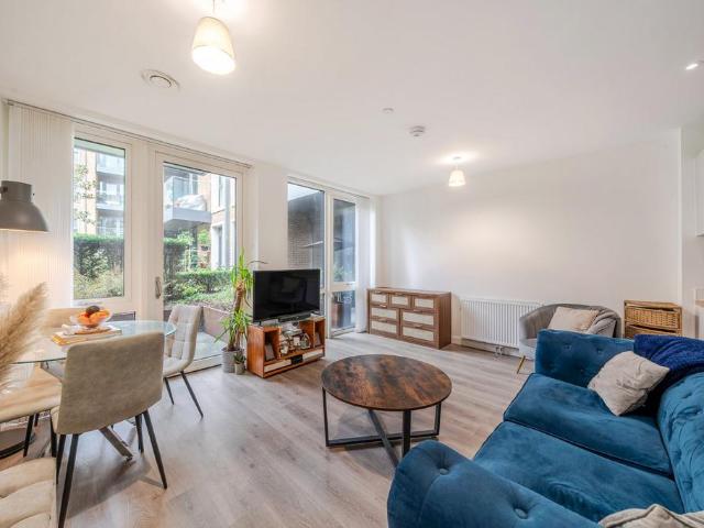 Flat for sale in Hammersmith, Greater London