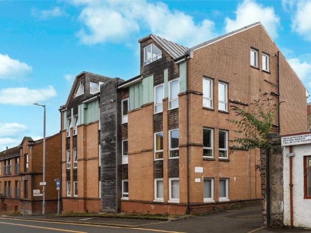 Flat for sale in Greenock, Scotland