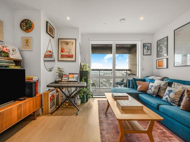 Flat for sale in Ratcliffe, Limehouse