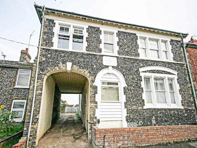 Flat for sale in Chedburgh, Suffolk