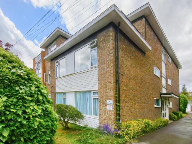 Flat for sale in London Borough of Merton, South Wimbledon