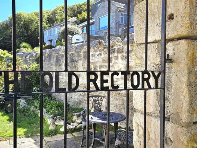 Flat for sale in Fortuneswell, East Dorset