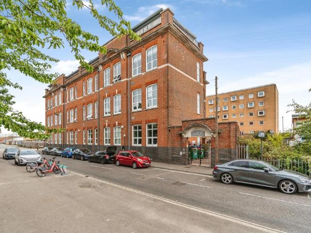 Flat for sale in St Mary's, City Of Southampton