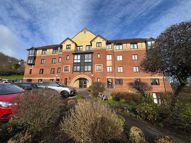 Flat for sale in South Cliff, Kepwick
