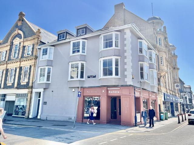 Flat for sale in Waun Fawr, Wales