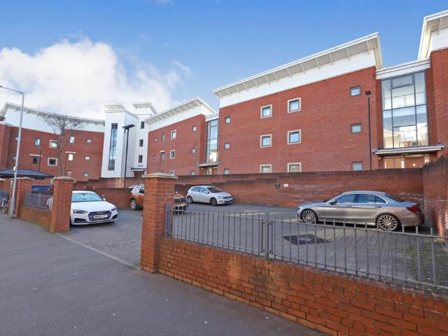 Flat for sale in Old Heath, Bilston