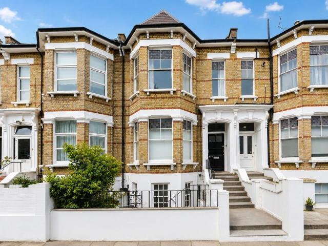 Flat for sale in Clapton, Lower Clapton