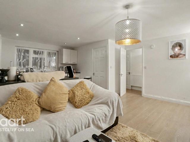 Flat for sale in North Shoebury, Alton Barnes