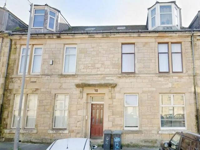 Flat for sale in Ardrossan, Scotland