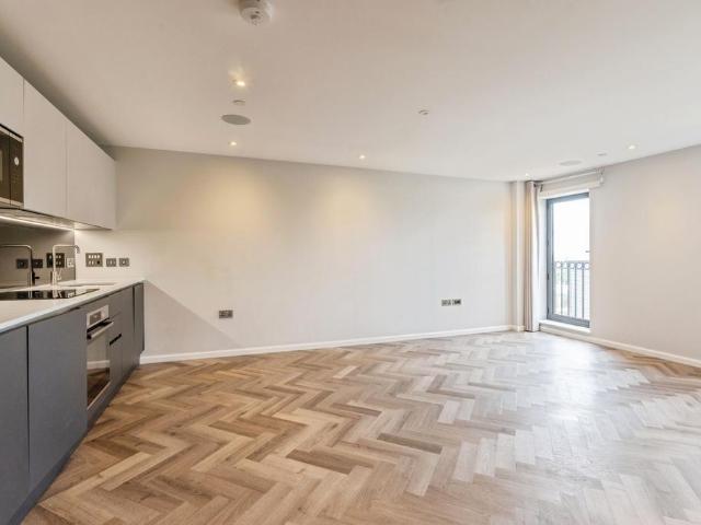 Flat for sale in Sunnymede, Billericay