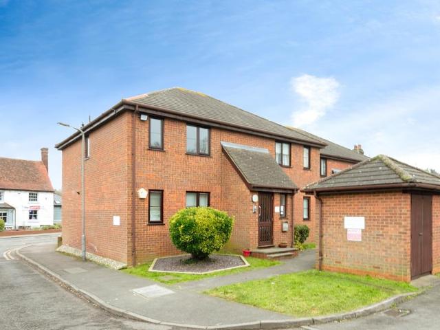 Flat for sale in Milton Keynes