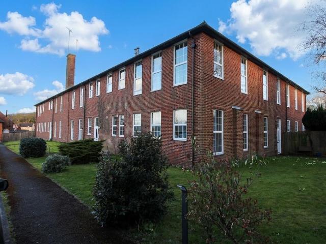 Flat for sale in Willesborough Lees, Bridgefield
