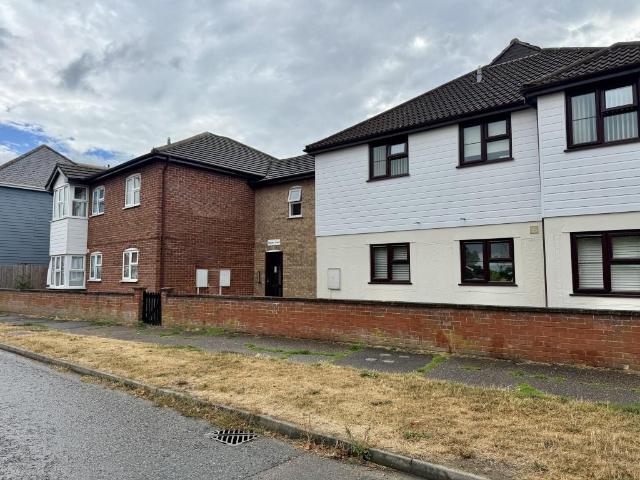 Flat for sale in Fordham Heath, Essex