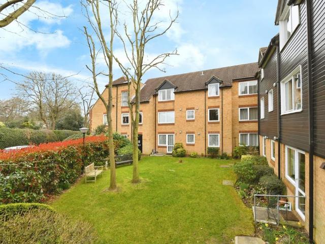 Flat for sale in Navestock Side, Essex